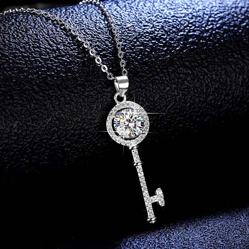 [N04]S925 Sterling Silver Personalized Key Style Moissanite Necklace
