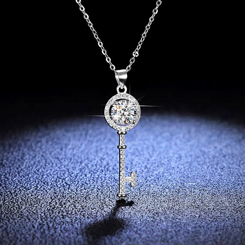 [N04]S925 Sterling Silver Personalized Key Style Moissanite Necklace