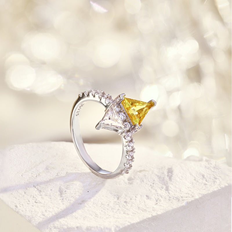 [G01]S925 Sterling Silver Personalized Triangle Ice Cut Cubic Zirconia Ring
