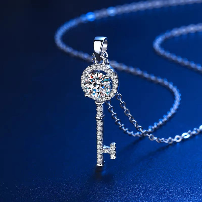 [N04]S925 Sterling Silver Personalized Key Style Moissanite Necklace