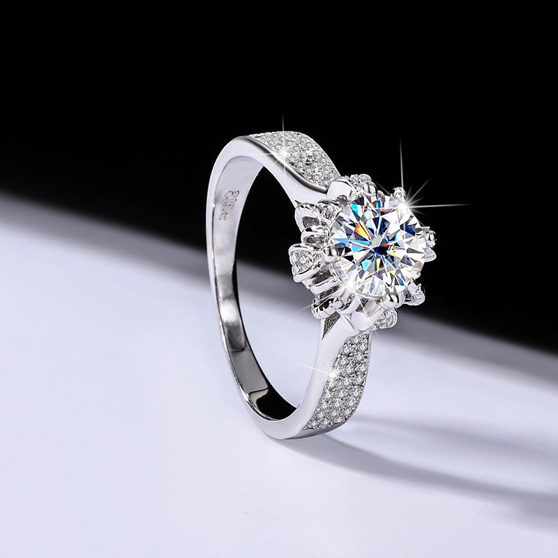 [B020]S925 Sterling Silver Four Claw Setting Round Flower Wrap Romantic Wedding Moissanite Ring
