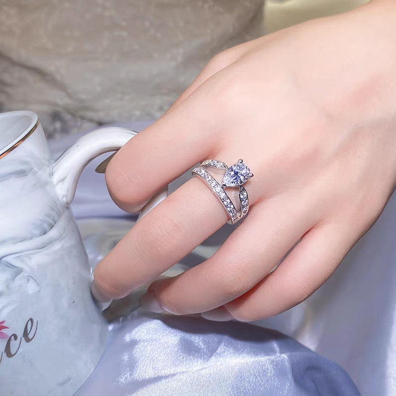 [A08]-925 Sterling Silver Pear-shaped Moissananite Rings（Full Moissananite）