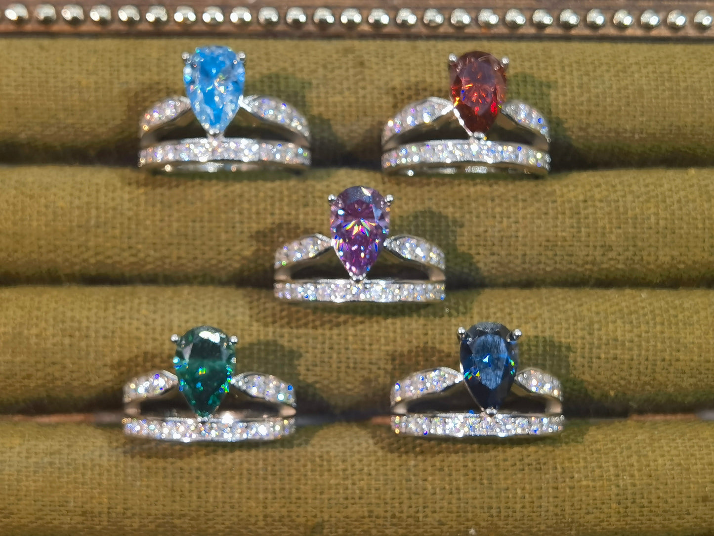 [A08]-925 Sterling Silver Pear-shaped Moissananite Rings（Full Moissananite）